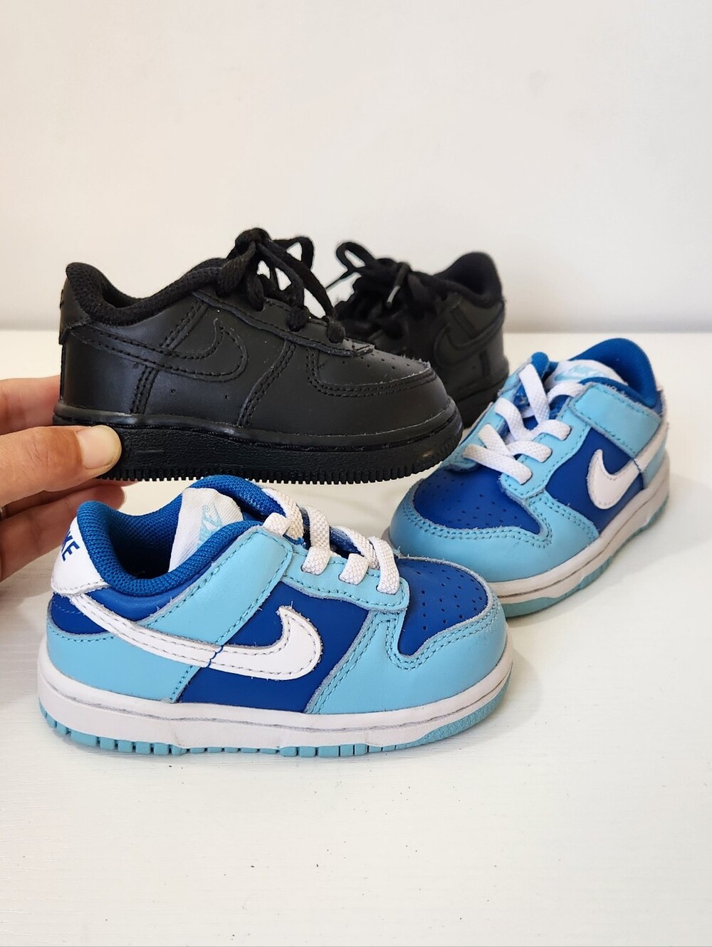 Nike Kids Low-Top Sneakers - Black & Light Blue/Blue
